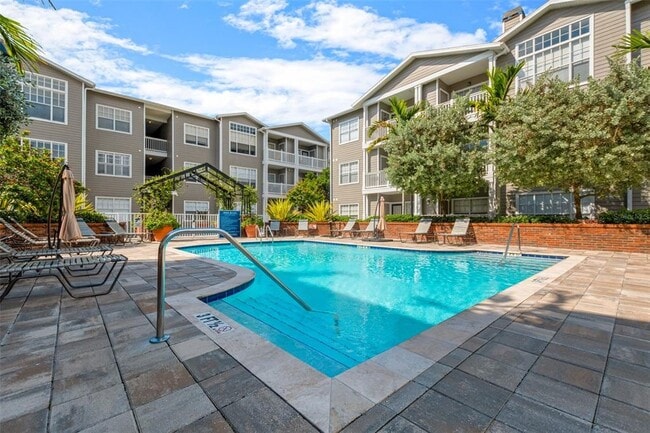 Building Photo - 800 S Dakota Ave