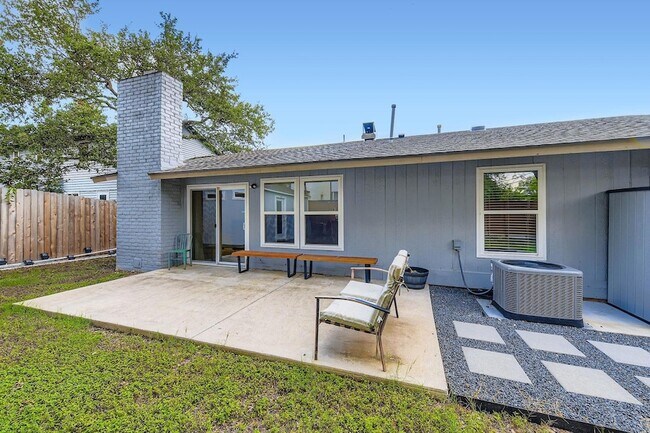 Building Photo - 10815 Lambert Cir
