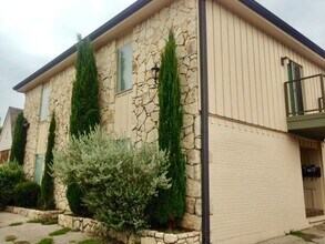 Building Photo - 3812 E Washburn Ave