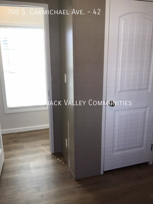 Building Photo - 700 S Carmichael Ave