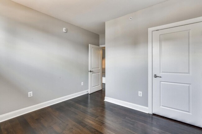 Building Photo - Gorgeous 2/2 with luxurious Lobby Level Condo in Hampden Row