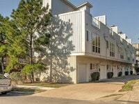 Building Photo - 1414 S Quincy Ave
