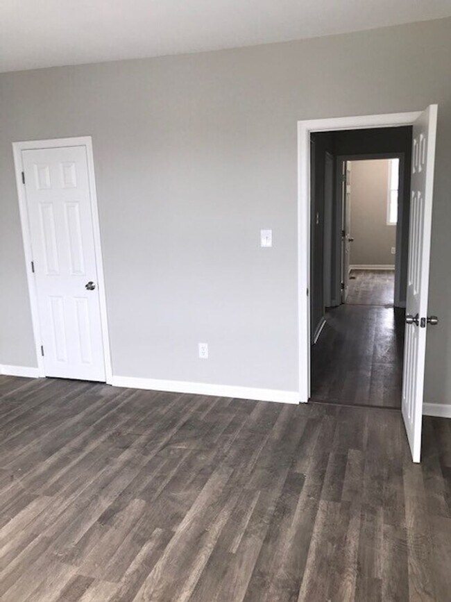 Building Photo - Large West Oak Lane home
