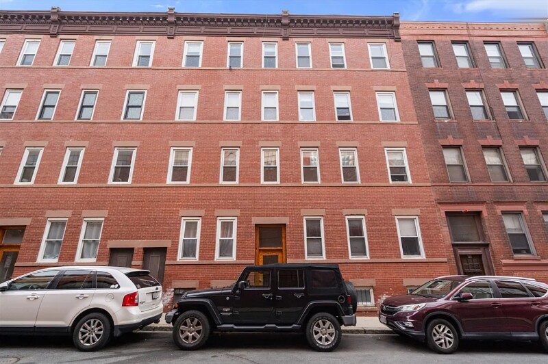 Building Photo - 156 Prince St