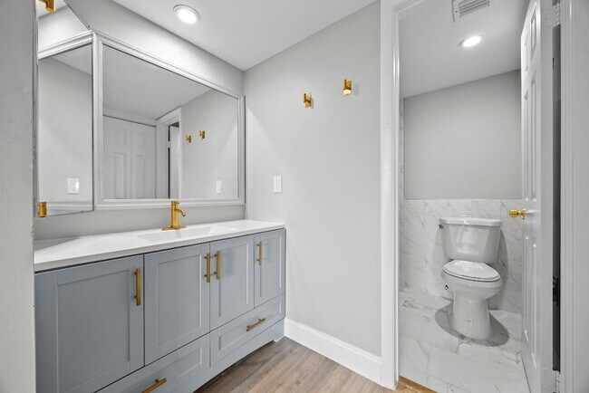 Building Photo - 3716 Whitehall Dr