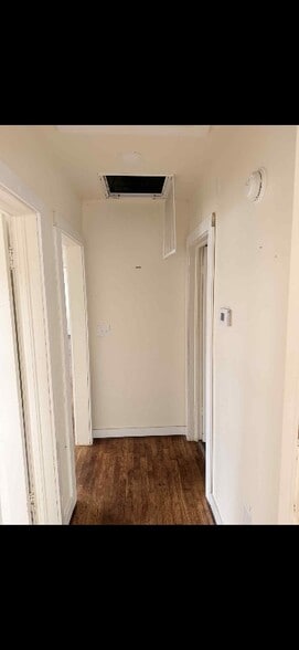 Building Photo - 11448 Cross St