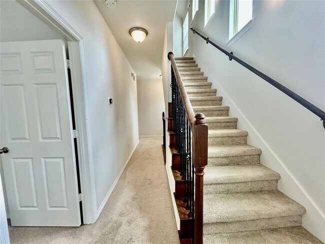 Building Photo - 1507 Peyton Oaks Pl