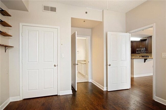 Building Photo - 1101 Juniper St NE