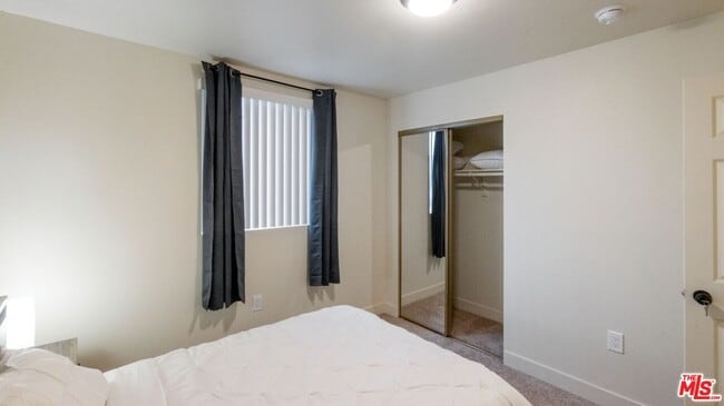 Building Photo - 4828 McKinley Ave