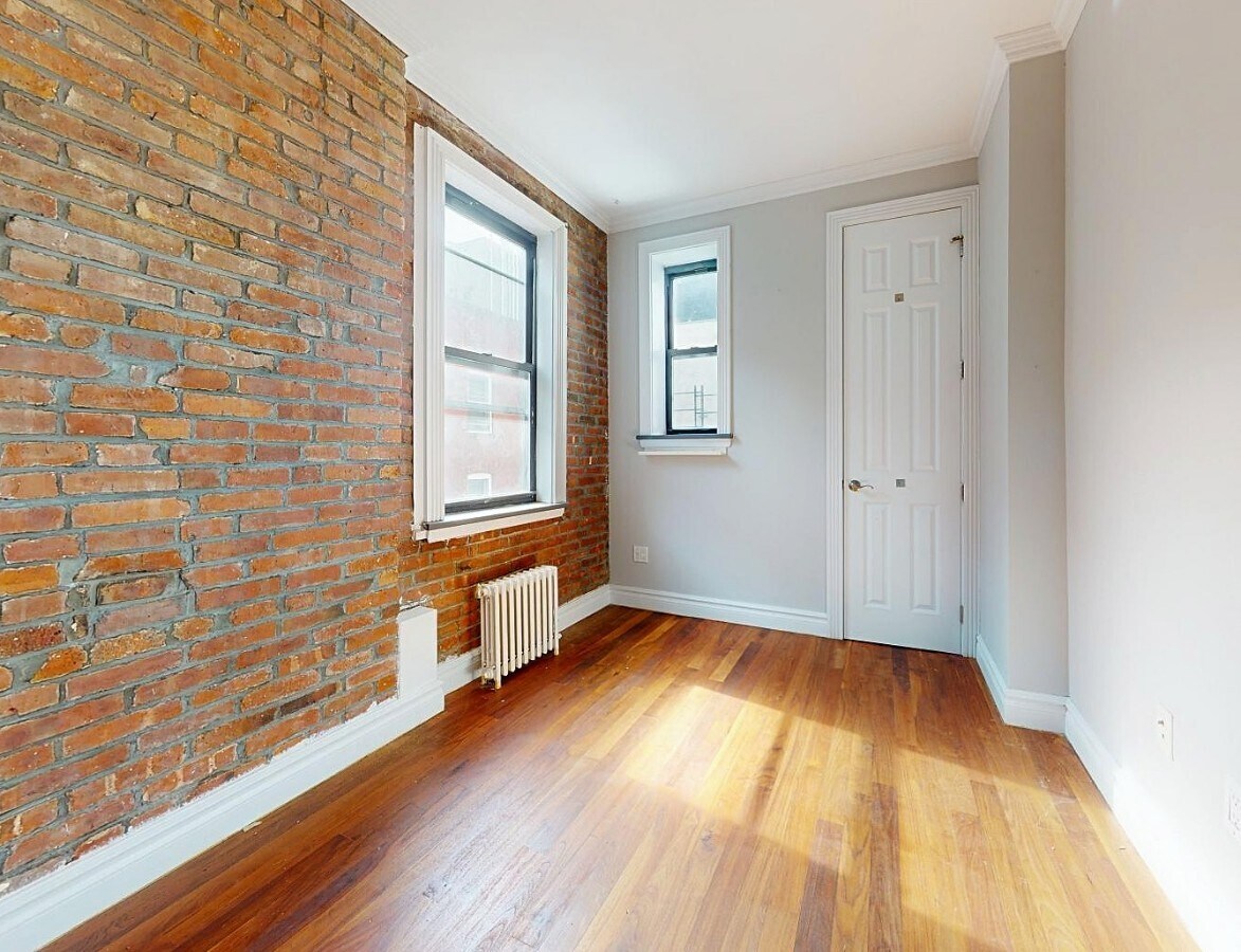 Building Photo - East 25th Street