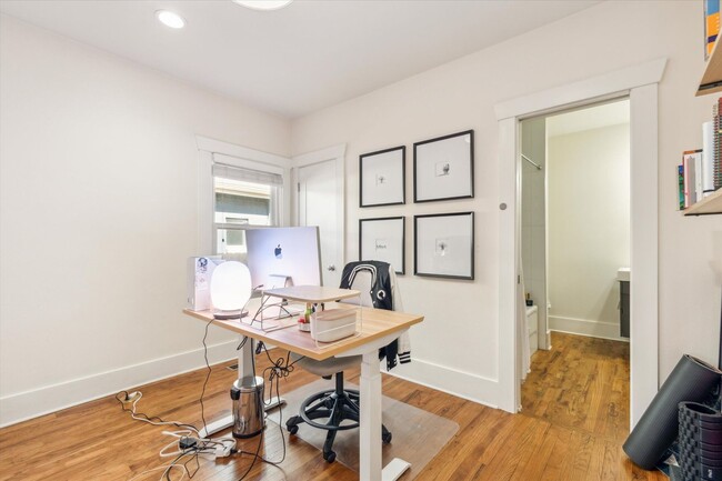 Building Photo - 3BD, 3BA Sunnyside Bungalow with 3-Car Garage