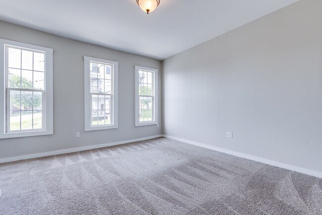 Building Photo - Available August - Check out this beautiful 2 bedroom w/ city views!