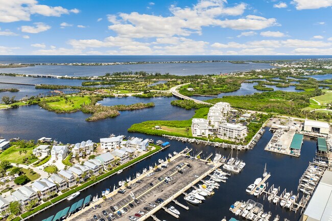 Building Photo - 14555 Gasparilla Rd