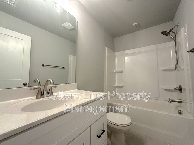 Building Photo - 2931 Burgess Dr