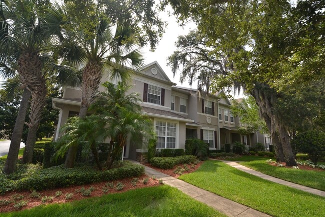 Building Photo - Gorgeous 4/3 Townhome in Oviedo ~ 2.5 Car ...
