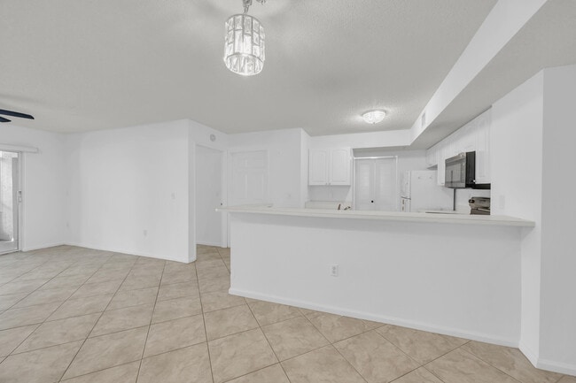 Building Photo - 242 Village Blvd