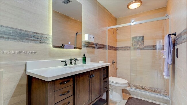 Building Photo - 905 N Franklin Ave