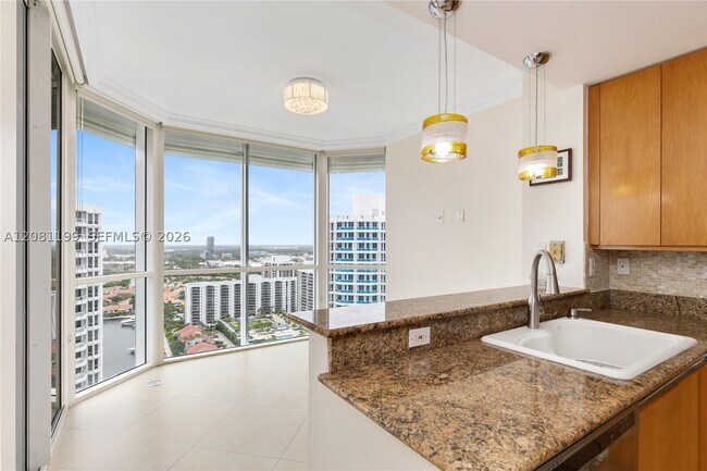 Building Photo - 21150 Point LPH 2902