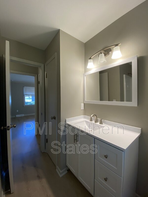 Building Photo - 215 Jonesville Rd