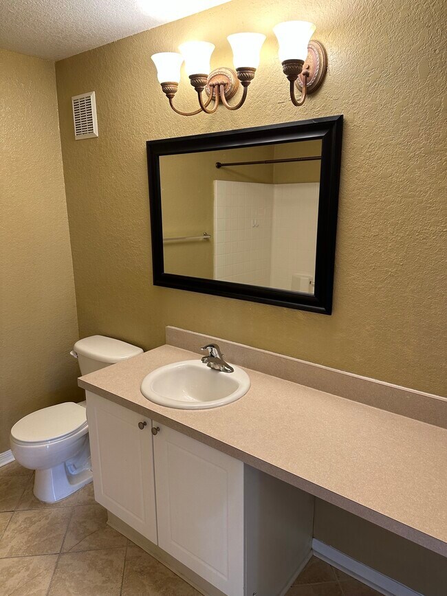 Building Photo - 862 Grand Regency Pointe