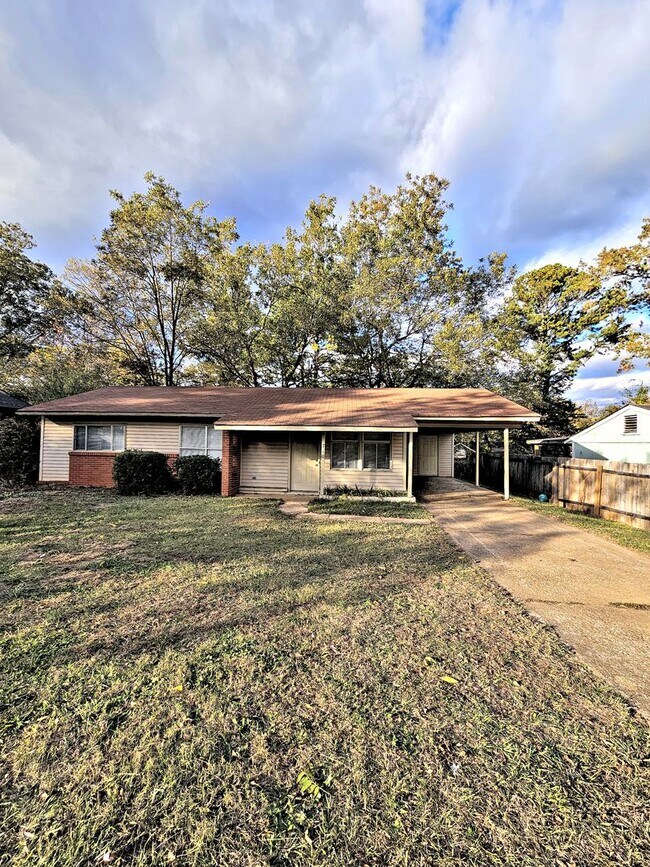 Building Photo - ***MOVE IN SPECIAL***HOUSE FOR RENT - DECATUR SW
