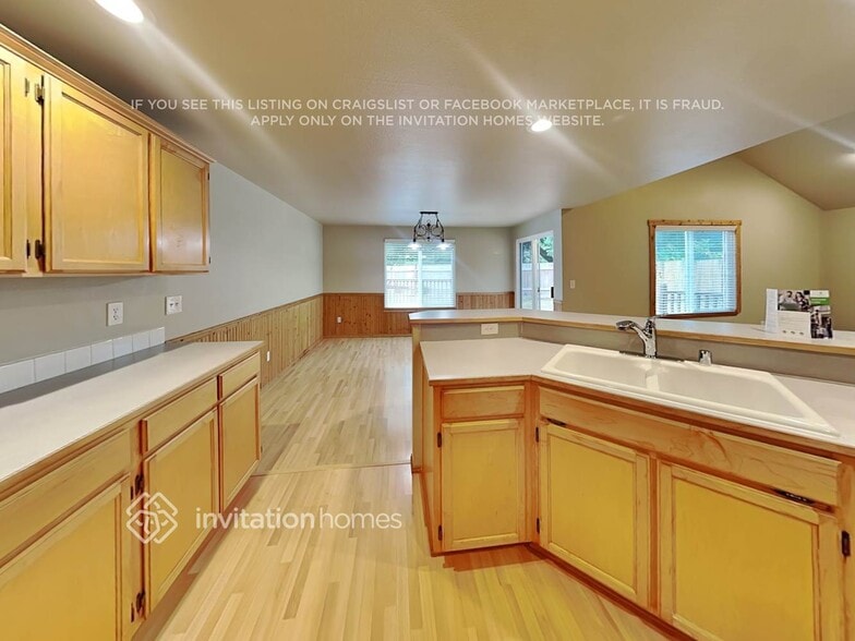 Building Photo - 209 83rd Dr SE