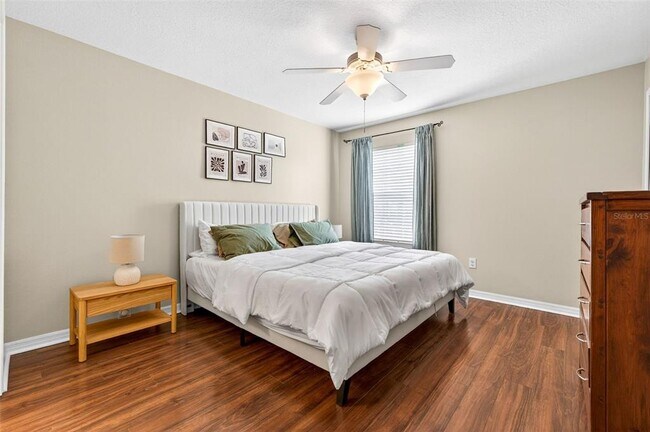 Building Photo - 2713 Lantern Hill Ave