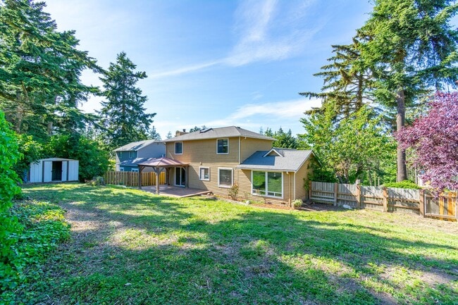 Building Photo - Beautiful Westside Oak Harbor Home Near Sunset Beach – 3 Bed + Bonus Room