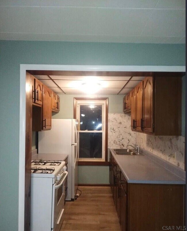 Building Photo - 444 Stone St