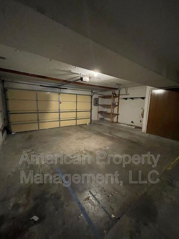 Building Photo - 6185 S Zunis Ave