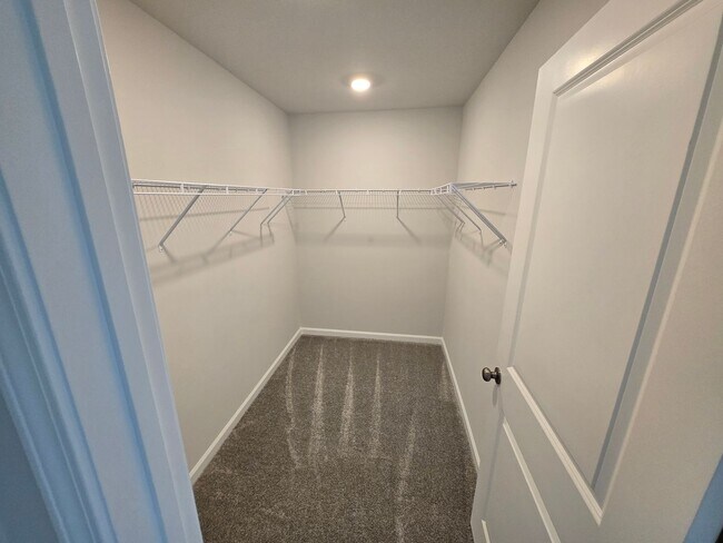 Building Photo - Charming 3 Bedroom Home Located in Raleigh
