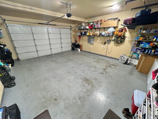 Building Photo - Spacious 5bed/2.5bath W/Bonus Room