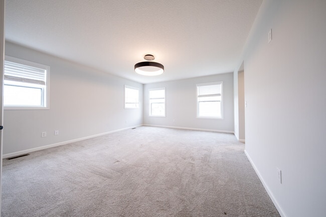 Building Photo - 3849 Thrush St