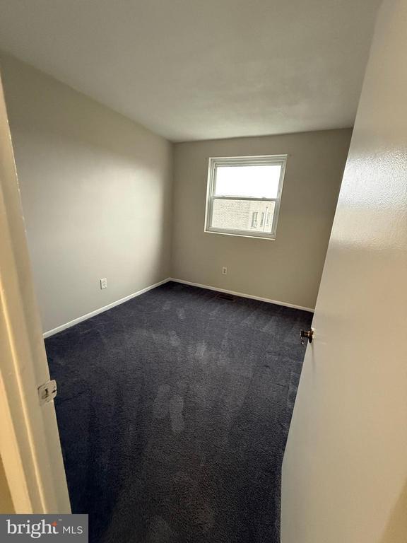 Building Photo - 3362 Fairdale Rd