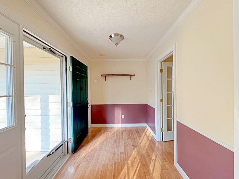 Building Photo - 102 Rock Nest Ct