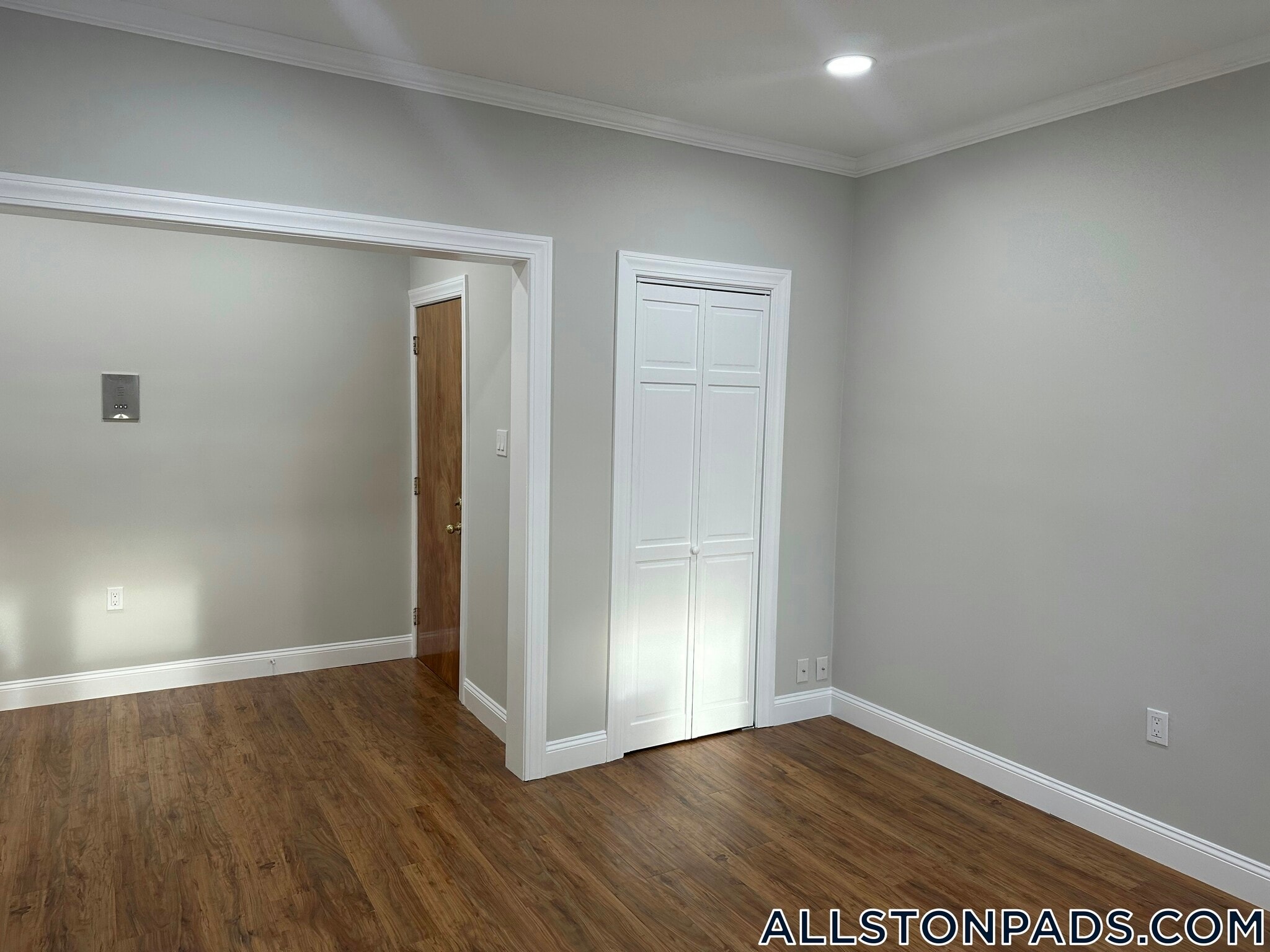 Building Photo - 33 Highgate St