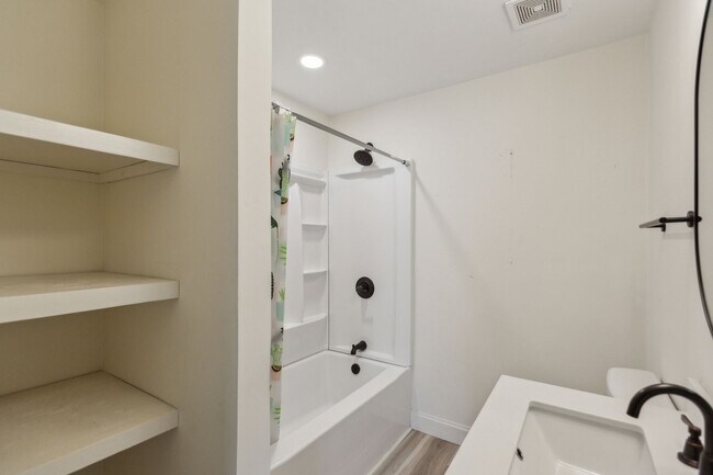 Building Photo - Chic & Modern North Charleston Home with Spacious Backyard