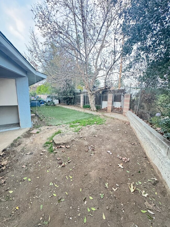 Building Photo - 501 S University St