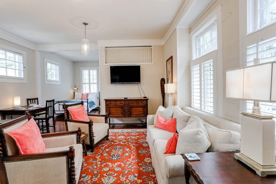 Building Photo - 916 Howard St