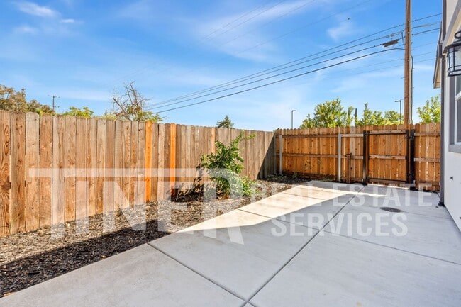 Building Photo - 1509 Bell St