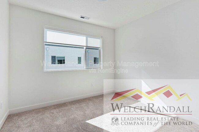 Building Photo - 507 E Alice Wy