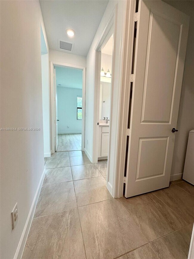 Building Photo - 3265 Dunning Dr