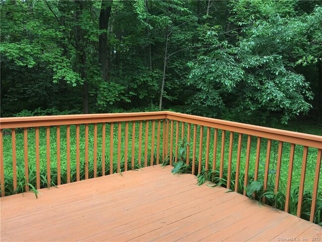 Building Photo - 19 Village View Ln