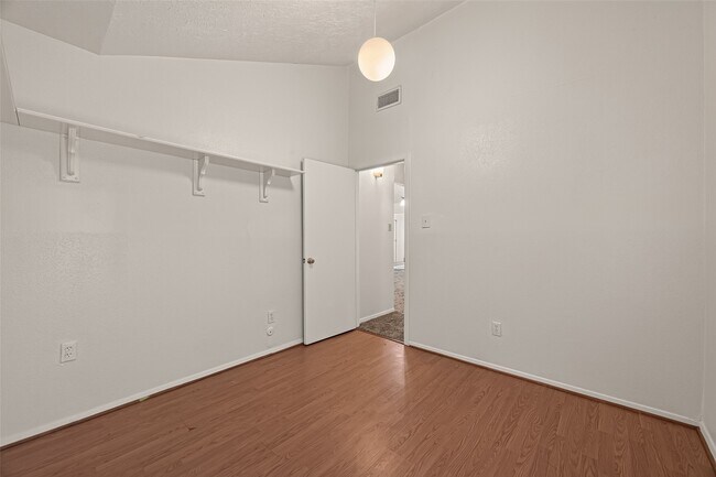 Building Photo - 2714 S Brompton Dr