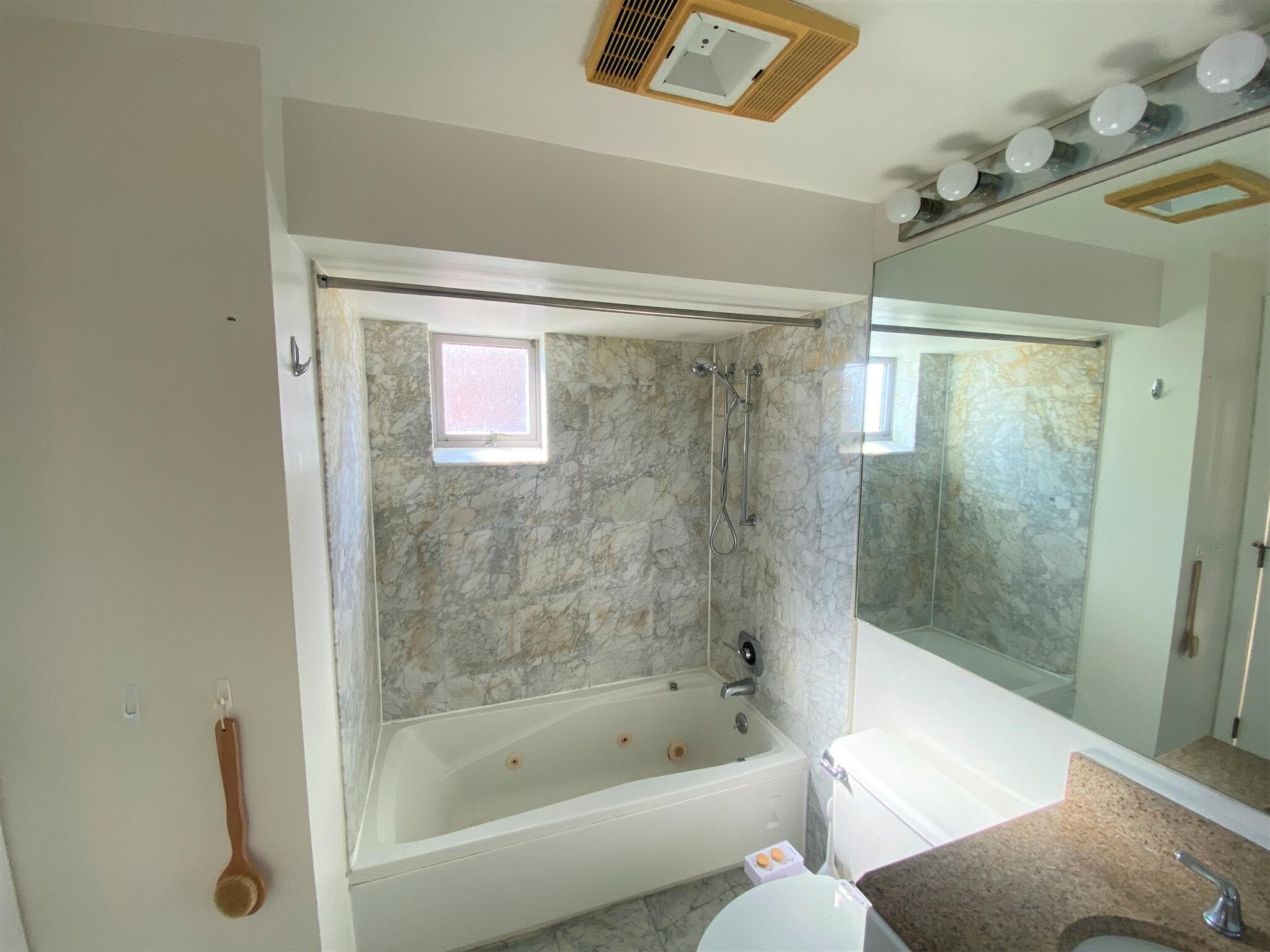 Building Photo - 931 Massachusetts Ave