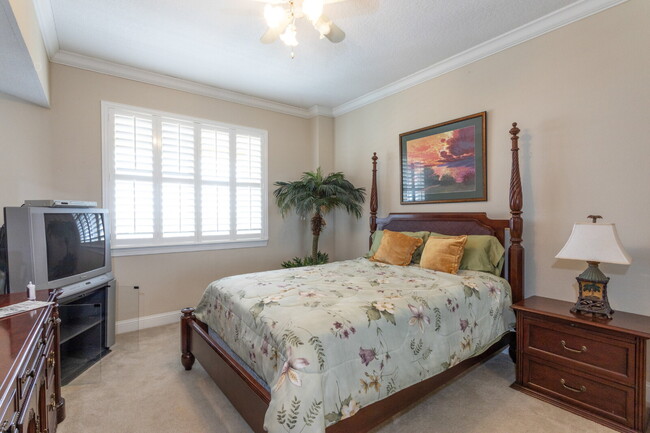 Building Photo - Stunning 8th-Floor Oceanview Condo – 3 Bed, 2.5 Bath