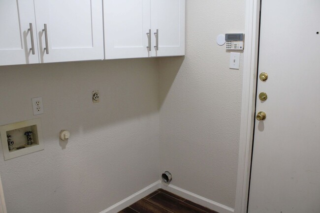 Building Photo - RENOVATED 3-BEDROOM IN REDLAND RANCH, NORT...