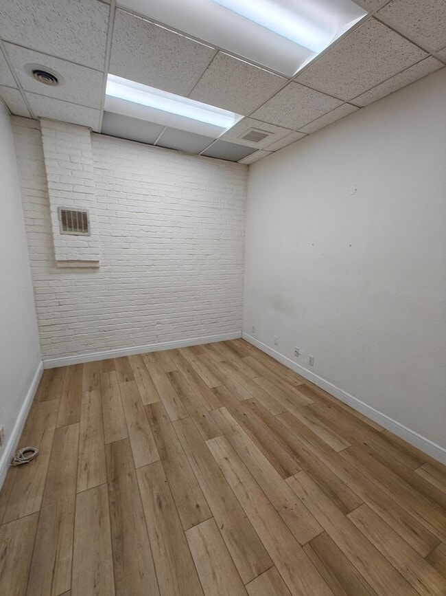 Building Photo - 733-739 Grant Ave / 30-40 Waverly Pl