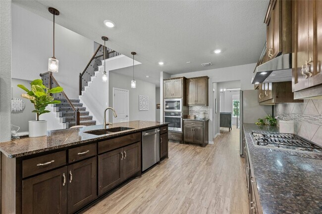 Building Photo - 12900 Mission River Dr