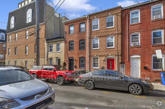 Building Photo - 106 S Regester St